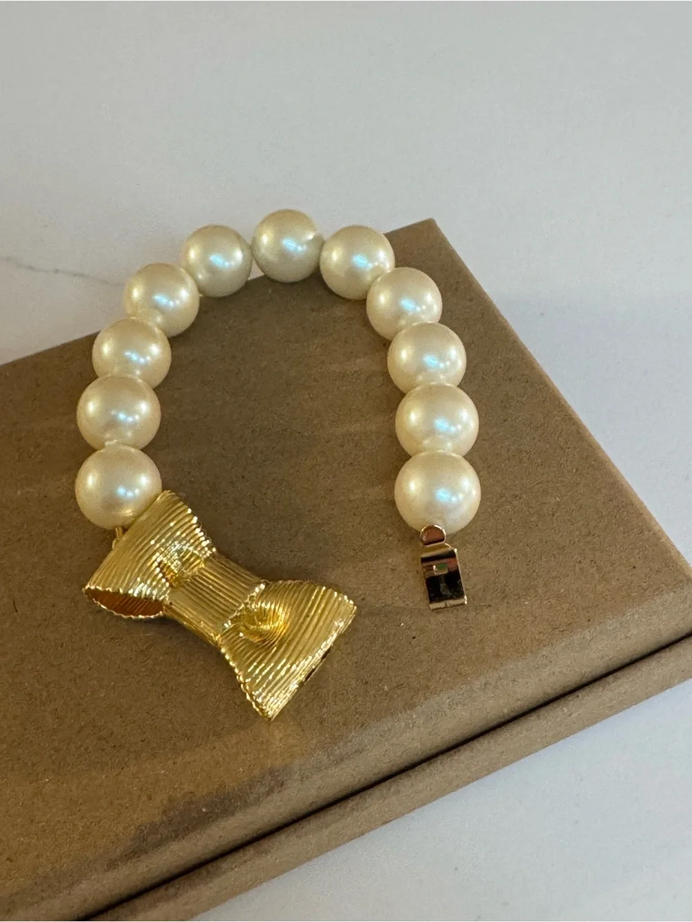 🤍💛 NWOT KATE SPADE ♠️ ALL WRAPPED UP IN PEARLS BRACELET! - Picture 4 of 5